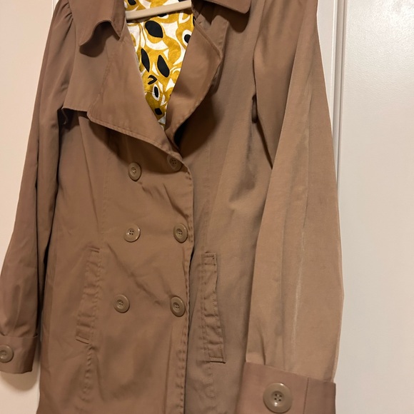 Bought in Paris 🫶🏽 Mid Thigh dark Tan Trench Coat 👜☕️🥐 French Gem! - Picture 8 of 11